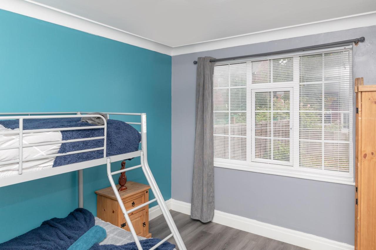 Leeds City Centre Spacious House Free Parking And Wi-Fi Exterior photo