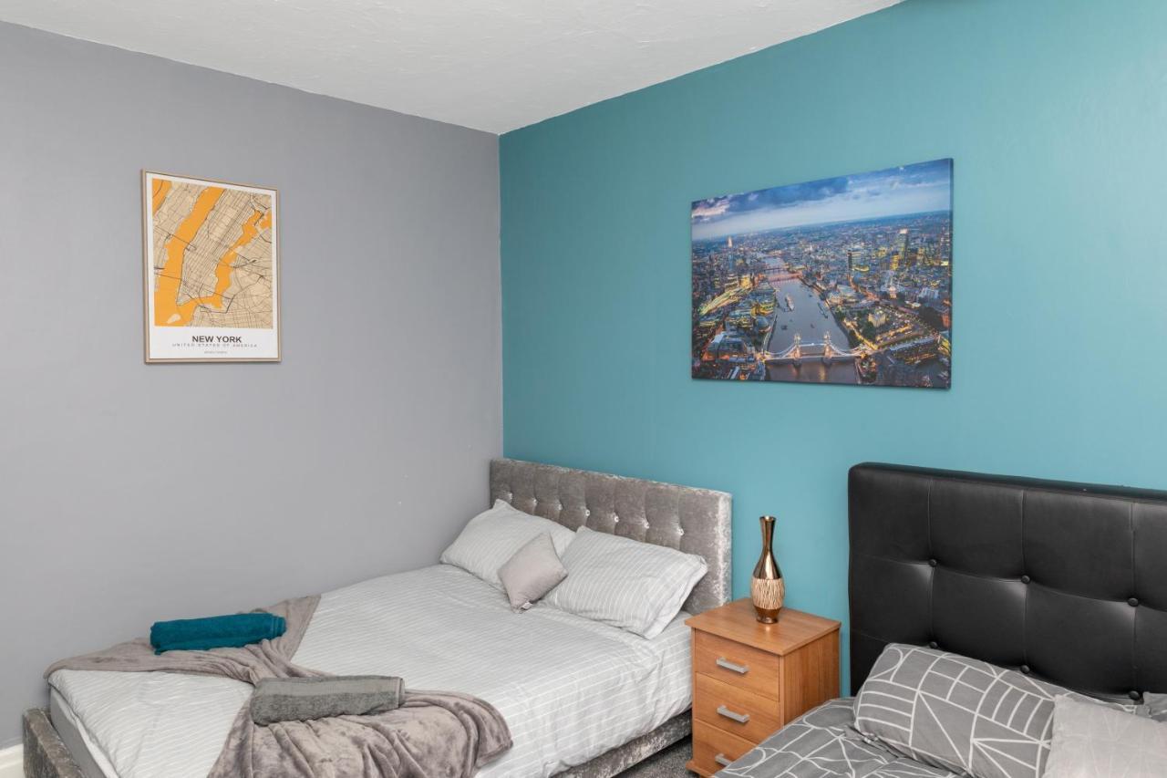 Leeds City Centre Spacious House Free Parking And Wi-Fi Exterior photo